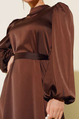 Balon Kol Kuşaklı Saten Elbise Acı Kahve - Tesettür Elbise