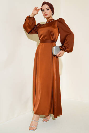 Balon Kol Kuşaklı Saten Elbise Kahve - Elbise
