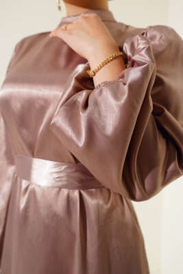 Balon Kol Kuşaklı Saten Elbise Pudra - Tesettür Elbise