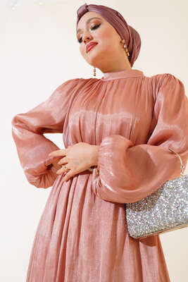 Balon Kol Parlak Şifon Elbise Pudra - Tesettür Elbise
