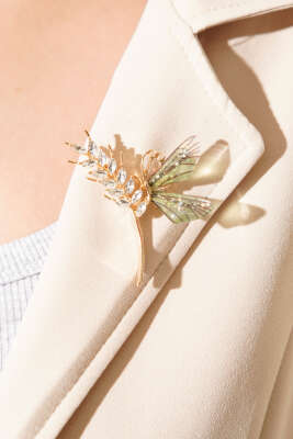 Başak Detaylı Kristal Taşlı Broş Yeşil - KONYALI BİJUTERİ