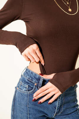 Basic Bisiklet Yaka Bodysuit Kahve - Kadın Giyim Modelleri