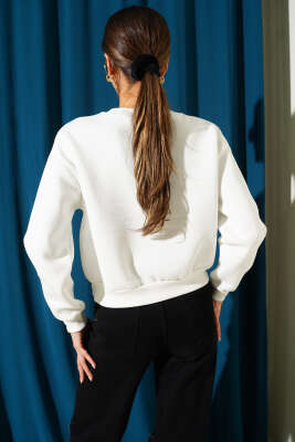 Basic Bisiklet Yaka Üç İp Sweatshirt Ekru - Kadın Giyim Modelleri