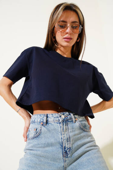 Basic Crop T-shirt Lacivert - Kadın Giyim Modelleri