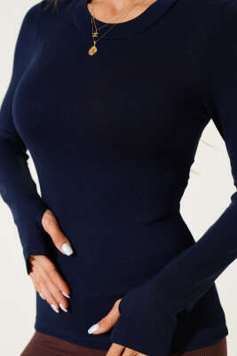 Basic Parmak Geçirme Detaylı Bluz Lacivert - Yılın Fırsatı