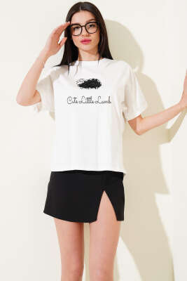 Baskılı Çiçek İşlemeli T-shirt Ekru - Kadın Giyim Modelleri