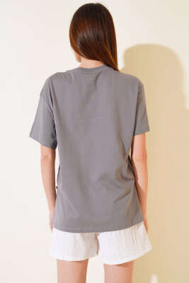 Baskılı Yan Yırtmaçlı T-shirt Antrasıt - Kadın Giyim Modelleri