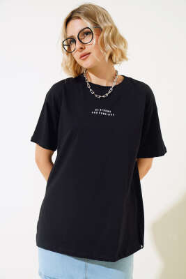 Baskılı Yan Yırtmaçlı T-shirt Siyah - Yılın Fırsatı