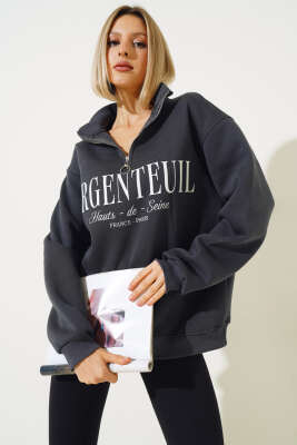 Baskılı Yarım Fermuarlı Üç İplik Sweatshirt Füme - Kadın Giyim Modelleri