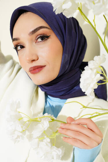 Batik Desen Modal Eşarp Lacivert - Başörtüsü