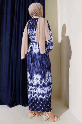 Batik Desen Pileli Kuşaklı Elbise Lacivert - Tesettür Elbise