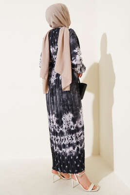 Batik Desen Pileli Kuşaklı Elbise Siyah - Tesettür Elbise