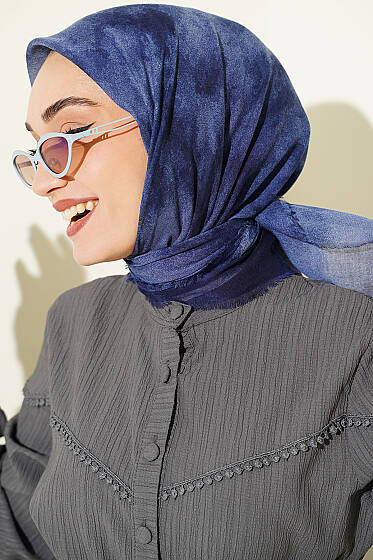 Batik Desen Soft Kraş Serisi Eşarp Lacivert - Başörtüsü