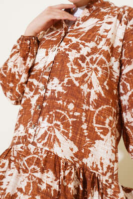 Batik Desen Yarım Düğmeli Elbise Taba - Tesettür Elbise