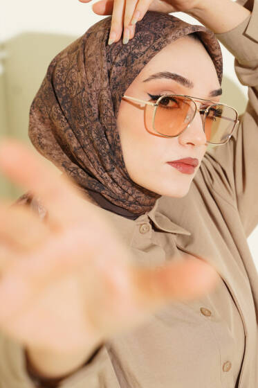 Batik Motifli Modal Eşarp Kahve - Başörtüsü
