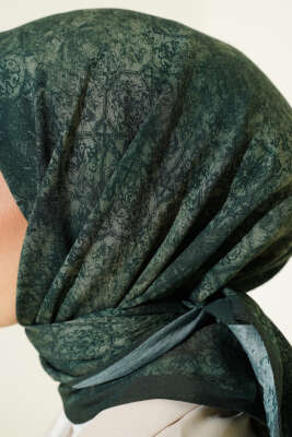 Batik Motifli Modal Eşarp Zümrüt - Başörtüsü