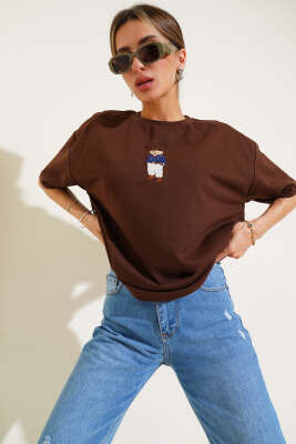 Bear Nakışlı T-shirt Kahve - Kadın Giyim Modelleri