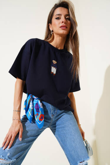 Bear Nakışlı T-shirt Lacivert - Kadın Giyim Modelleri