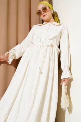 Bebe Yaka Brode Fırfırlı Elbise Ekru - Tesettür Elbise