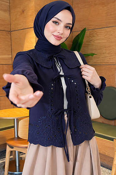 Bebe Yaka Nakışlı Bağlamalı Bluz Lacivert - 500-700 TL Ürünler