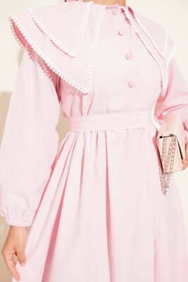 Bebe Yaka Yarım Düğmeli Elbise Pembe - Tesettür Elbise