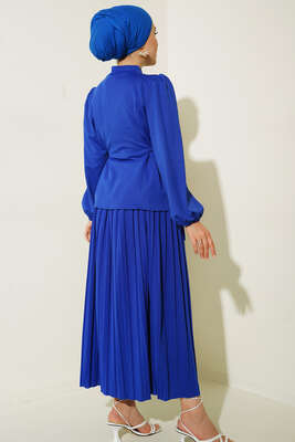 Bel Bağlamalı Eteği Pliseli İkili Takım Saks - İKİLİ TAKIM