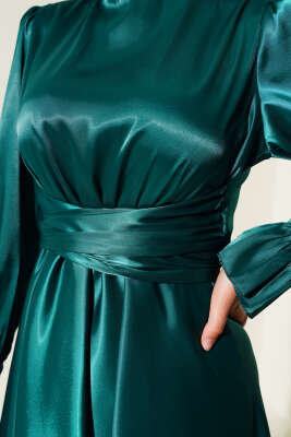 Bel Bağlamalı Kol Pileli Elbise Zümrüt - Tesettür Elbise