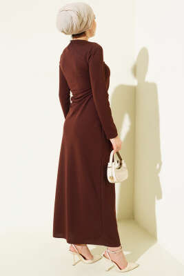Bel Büzgü Detaylı Abiye Elbise Kahve - Elbise