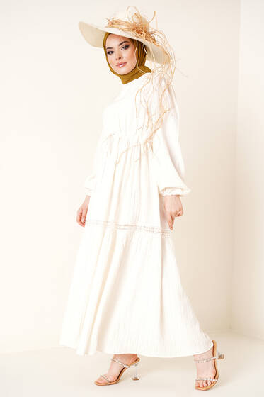 Bel Büzgülü Dantel Detaylı Elbise Ekru - Tesettür Elbise