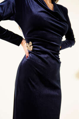 Bel Detaylı Degaje Yaka Kadife Elbise Lacivert - Kadın Giyim Modelleri