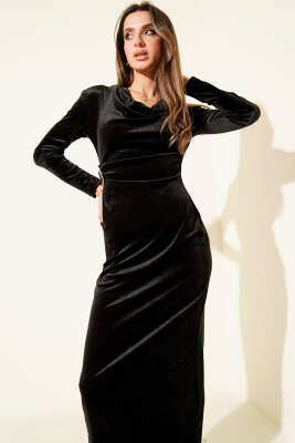 Bel Detaylı Degaje Yaka Kadife Elbise Siyah - Kadın Giyim Modelleri