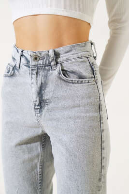 Bel Düğmeli Mom Friend Kot Pantolon Kar Açık - Kadın Giyim Modelleri