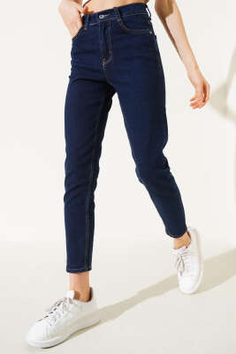 Bel Düğmeli Mom Friend Kot Pantolon Koyu Mavi - Kadın Giyim Modelleri