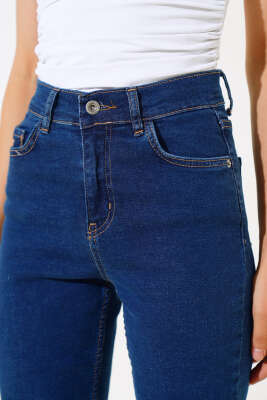 Bel Düğmeli Mom Friend Kot Pantolon Lacivert - Kadın Giyim Modelleri