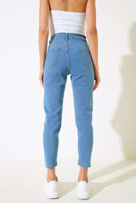 Bel Düğmeli Mom Friend Kot Pantolon Mavi - Kadın Giyim Modelleri