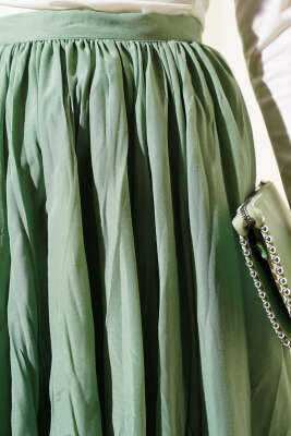 Bel Fermuarlı Sık Pileli Kırışık Etek Çağla Yeşili - Uzun Etek