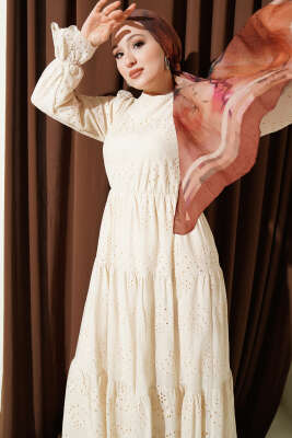 Bel Lastikli Brodeli Elbise Bej - Elbise