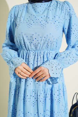 Bel Lastikli Brodeli Elbise Mavi - Elbise