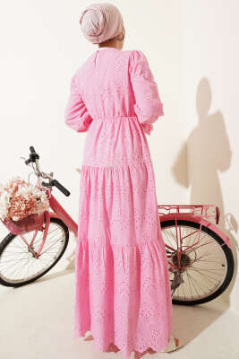 Bel Lastikli Brodeli Elbise Pembe - Elbise