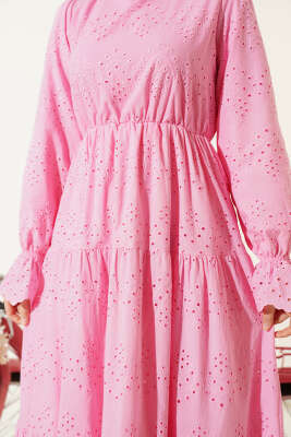 Bel Lastikli Brodeli Elbise Pembe - Elbise