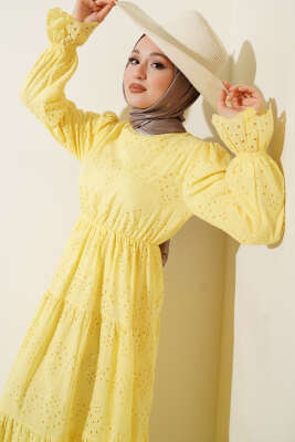 Bel Lastikli Brodeli Elbise Sarı - Elbise