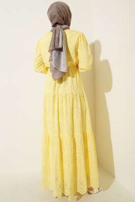 Bel Lastikli Brodeli Elbise Sarı - Elbise