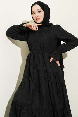 Bel Lastikli Brodeli Elbise Siyah - Elbise