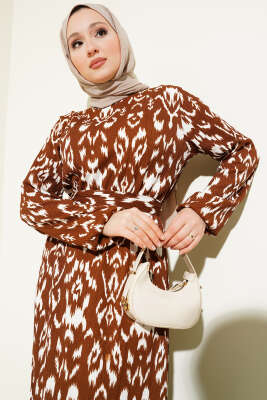 Bel Lastikli Desenli Bürümcük Elbise Kahve - Tesettür Elbise