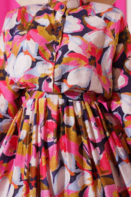 Bel Lastikli Düğmeli Çiçek Desen Elbise Fuşya - Tesettür Elbise