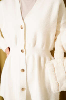 Bel Lastikli Düğmeli Sakallı Triko Hırka Ekru - Hırka