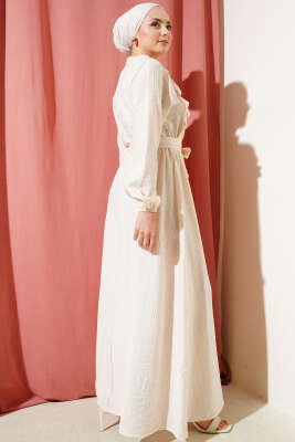 Bel Lastikli Fırfırlı Düğmeli Elbise Bej - Tesettür Elbise