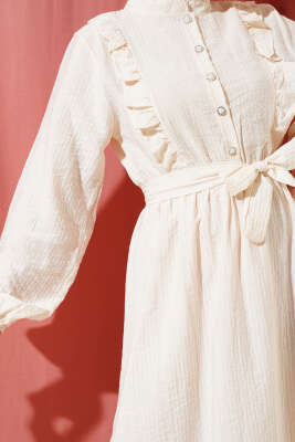 Bel Lastikli Fırfırlı Düğmeli Elbise Bej - Tesettür Elbise