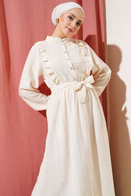 Bel Lastikli Fırfırlı Düğmeli Elbise Bej - Tesettür Elbise