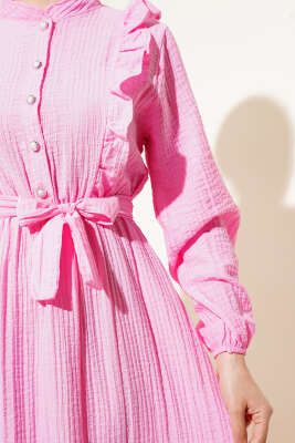 Bel Lastikli Fırfırlı Düğmeli Elbise Pembe - Tesettür Elbise